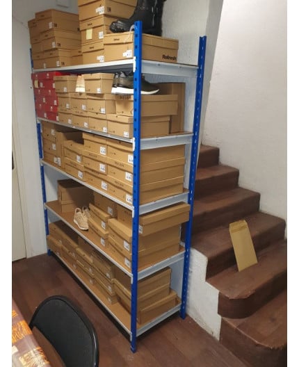rayonnage leger boites de chaussures