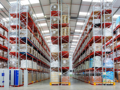 Rayonnage industriel : comment adapter son stockage à l'évolution de l'activité ?