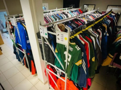 MEDUZA STORE (dpt. 82) – Boutique 100 % dédiée aux vêtements de seconde main.