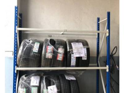 Centrale automobile Auboise Romilly (10) - zone de stockage des pneus